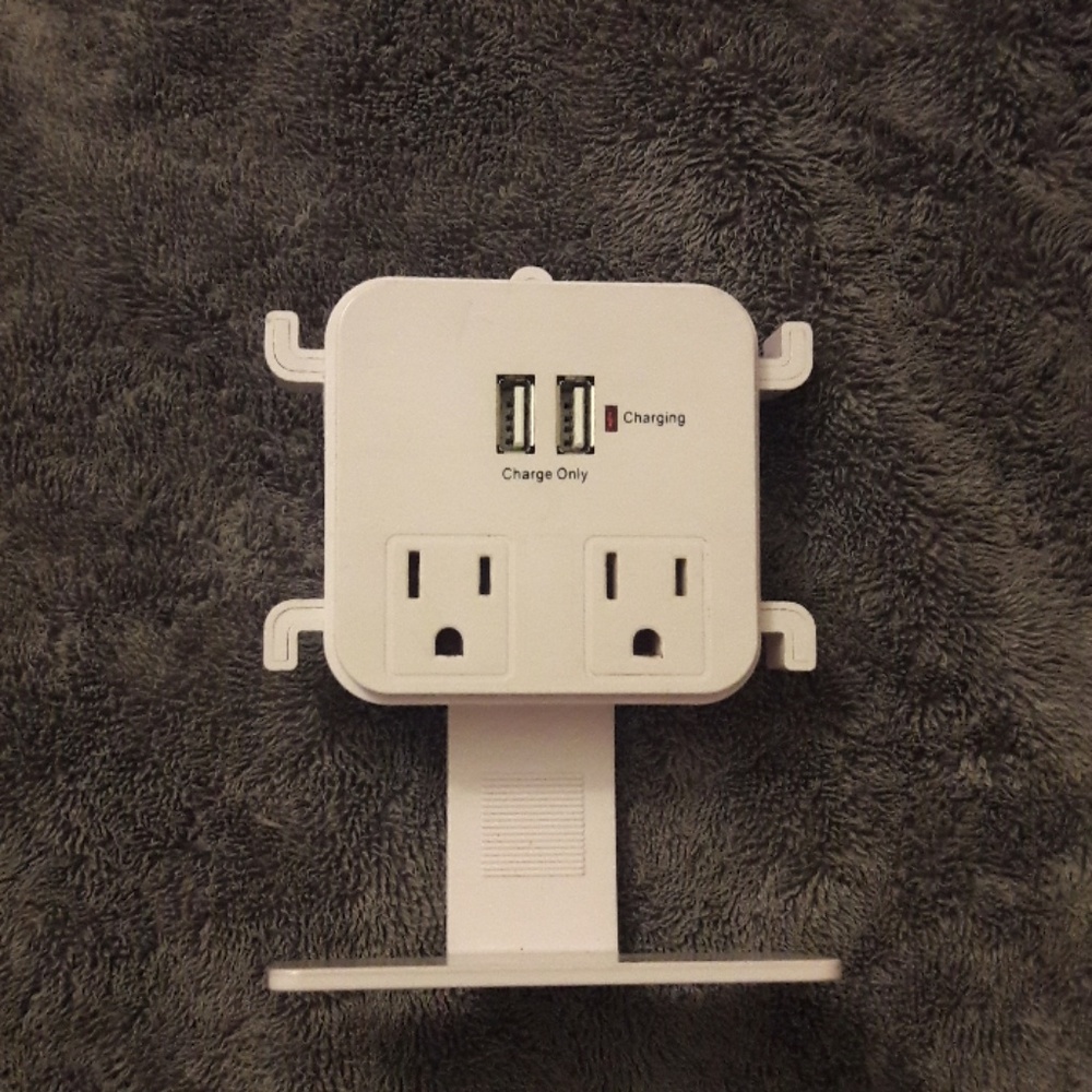Multi plug outlet